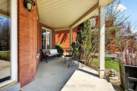 Photo 3 at 38 Helmsdale Avenue, Maple, Vaughan