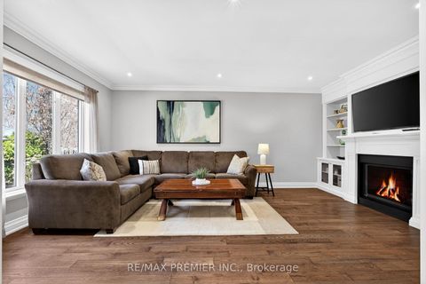 Photo 13 at 38 Helmsdale Avenue, Maple, Vaughan