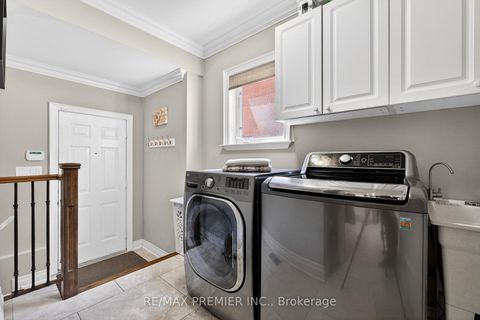 Photo 21 at 38 Helmsdale Avenue, Maple, Vaughan