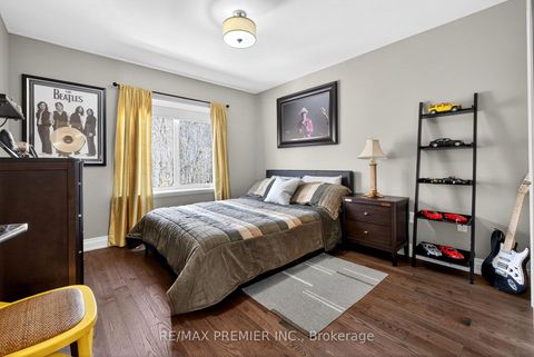 Photo 32 at 38 Helmsdale Avenue, Maple, Vaughan