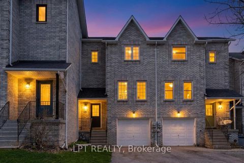 Photo 1 at 25 Hattie Court, Historic Lakeshore Communities, Georgina