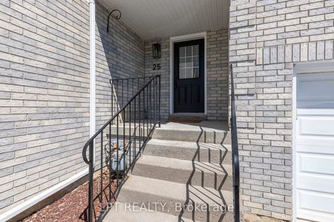 Photo 4 at 25 Hattie Court, Historic Lakeshore Communities, Georgina