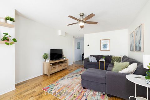 Photo 10 at 25 Hattie Court, Historic Lakeshore Communities, Georgina