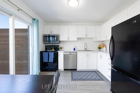 Photo 12 at 25 Hattie Court, Historic Lakeshore Communities, Georgina