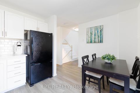 Photo 14 at 25 Hattie Court, Historic Lakeshore Communities, Georgina