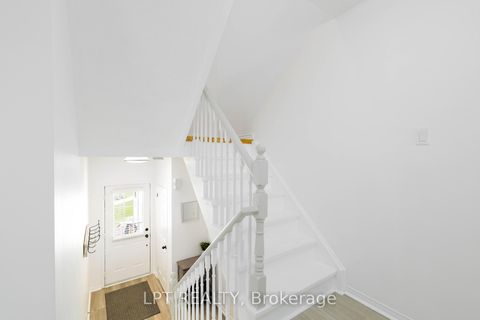 Photo 16 at 25 Hattie Court, Historic Lakeshore Communities, Georgina