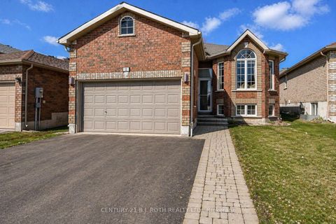 Photo 1 at 12 White Crescent, Holly, Barrie