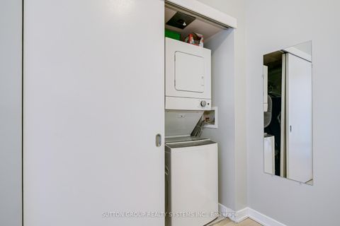 Photo 4 at 1307 - 126 Simcoe Street, Waterfront Communities C1, Toronto