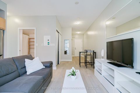 Photo 6 at 1307 - 126 Simcoe Street, Waterfront Communities C1, Toronto