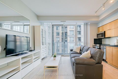 Photo 8 at 1307 - 126 Simcoe Street, Waterfront Communities C1, Toronto