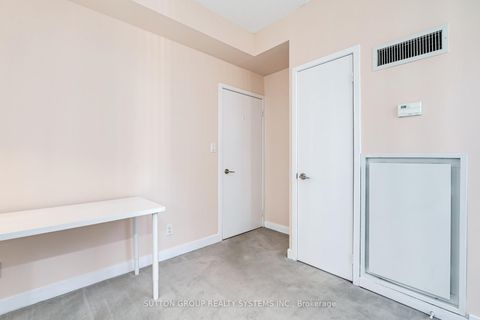 Photo 14 at 1307 - 126 Simcoe Street, Waterfront Communities C1, Toronto