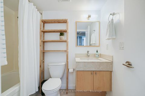 Photo 18 at 1307 - 126 Simcoe Street, Waterfront Communities C1, Toronto