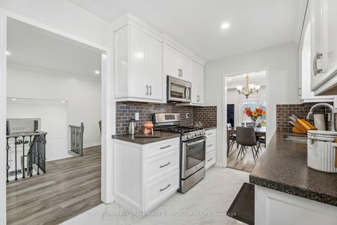 Photo 15 at 11 Charlotte Court, Letitia Heights, Barrie