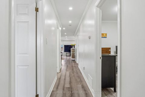 Photo 22 at 11 Charlotte Court, Letitia Heights, Barrie