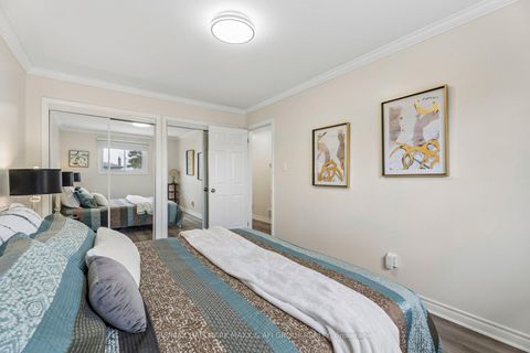 Photo 26 at 11 Charlotte Court, Letitia Heights, Barrie