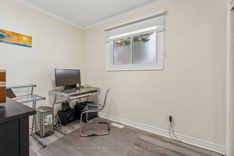 Photo 30 at 11 Charlotte Court, Letitia Heights, Barrie