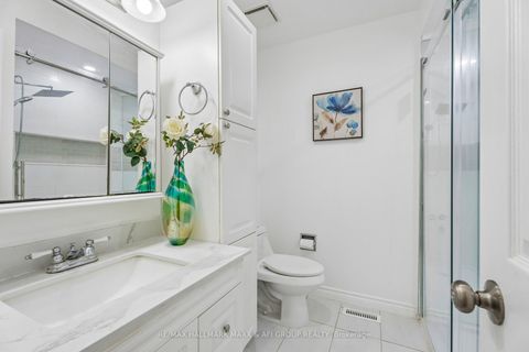 Photo 32 at 11 Charlotte Court, Letitia Heights, Barrie