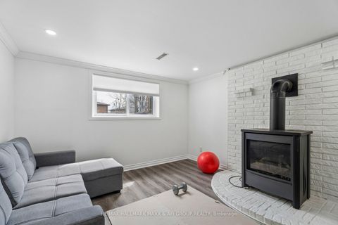 Photo 36 at 11 Charlotte Court, Letitia Heights, Barrie