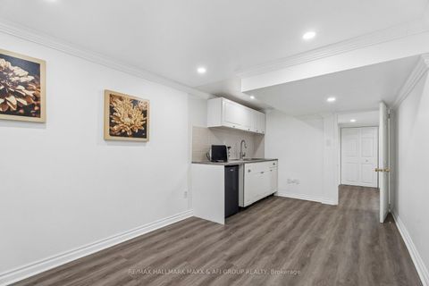 Photo 38 at 11 Charlotte Court, Letitia Heights, Barrie