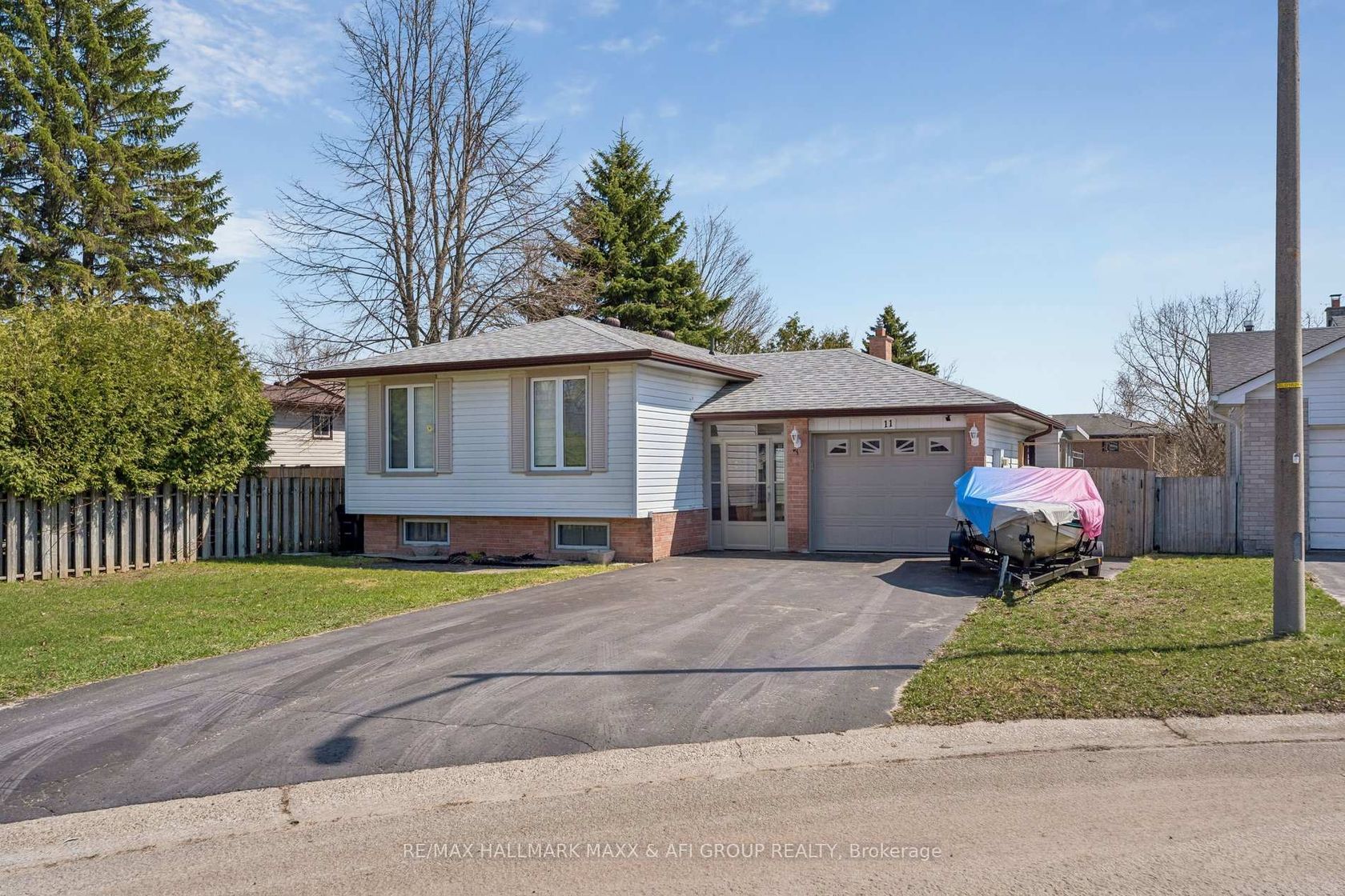 11 Charlotte Court, Letitia Heights, Barrie photo number 2