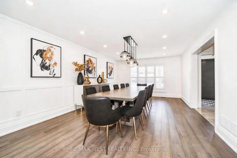 Photo 3 at 108 Poplar Heights Drive, Humber Valley, Toronto