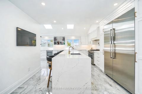 Photo 6 at 108 Poplar Heights Drive, Humber Valley, Toronto