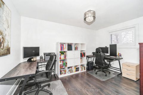 Photo 12 at 108 Poplar Heights Drive, Humber Valley, Toronto