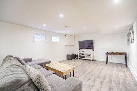 Photo 18 at 108 Poplar Heights Drive, Humber Valley, Toronto