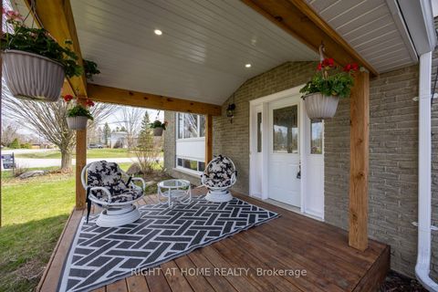 Photo 3 at 17 Crestview Avenue, Blackstock, Scugog