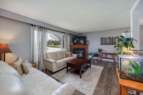 Photo 10 at 17 Crestview Avenue, Blackstock, Scugog