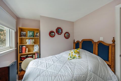 Photo 24 at 17 Crestview Avenue, Blackstock, Scugog