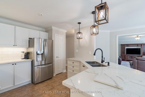 Photo 6 at 43 Maple Crown Terrace, Shore, Barrie