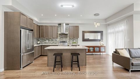 Photo 6 at 389 Elyse Court, Bayview Northeast, Aurora