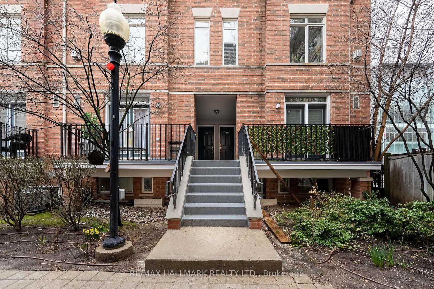 214 - 415 Jarvis Street, South St. James Town, Toronto photo number 2