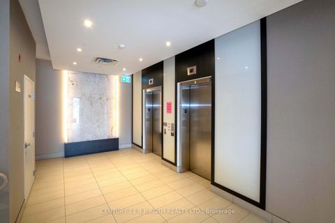 Photo 2 at 313 - 15277 Yonge Street S, Aurora Village, Aurora