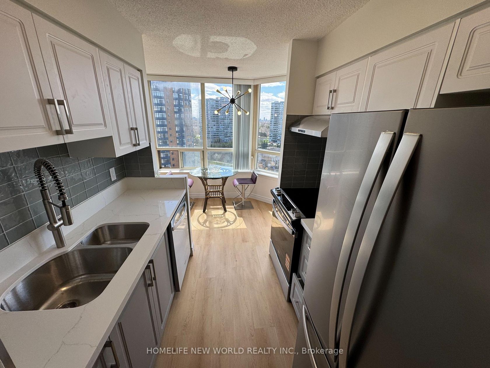 1403 - 150 Alton Towers Circle, Milliken, Toronto photo number 2