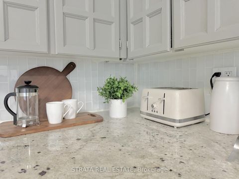 Photo 13 at 203 - 3555 Bathurst Street, Nortown, Toronto