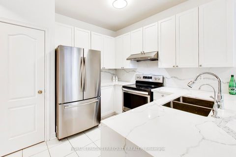 Photo 9 at 40 Teal Crescent, Vellore Village, Vaughan