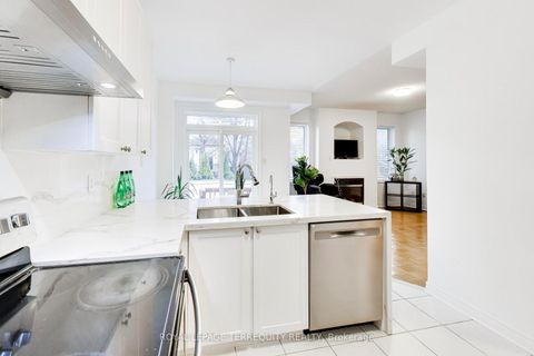 Photo 11 at 40 Teal Crescent, Vellore Village, Vaughan