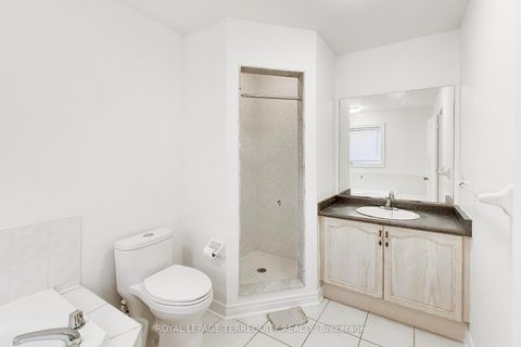 Photo 21 at 40 Teal Crescent, Vellore Village, Vaughan