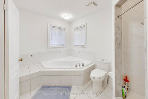 Photo 23 at 40 Teal Crescent, Vellore Village, Vaughan