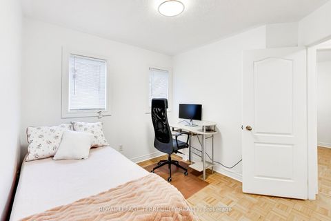 Photo 26 at 40 Teal Crescent, Vellore Village, Vaughan