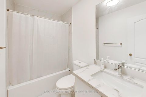 Photo 27 at 40 Teal Crescent, Vellore Village, Vaughan