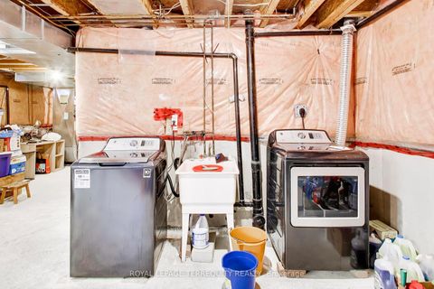 Photo 29 at 40 Teal Crescent, Vellore Village, Vaughan