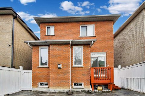 Photo 30 at 40 Teal Crescent, Vellore Village, Vaughan