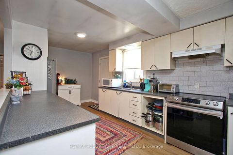 Photo 7 at 1308 Fundy Court, Lakeview, Oshawa