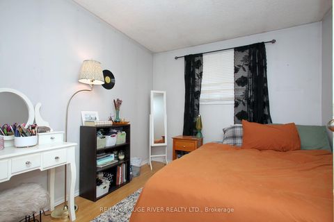 Photo 9 at 1308 Fundy Court, Lakeview, Oshawa