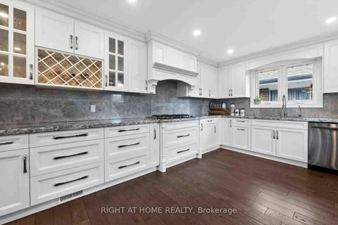 Photo 6 at 397 Maple Leaf Drive, Maple Leaf, Toronto