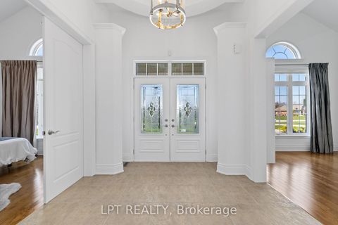 Photo 5 at 5 Wolford Court, Historic Lakeshore Communities, Georgina