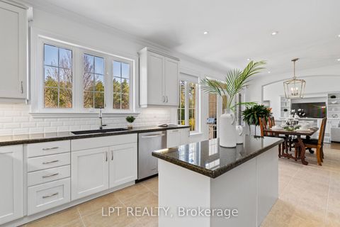 Photo 13 at 5 Wolford Court, Historic Lakeshore Communities, Georgina